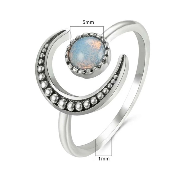 💖5 items for $25 Sale!💖 Moon Cuff Ring - Picture 3 of 3